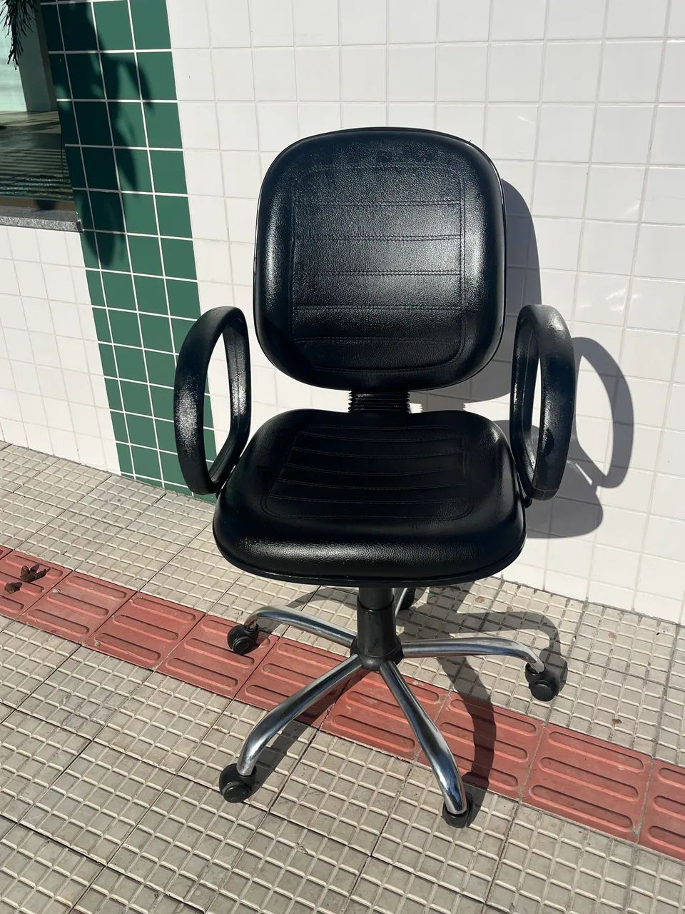 Cadeira diretor gomada  - Foto 5