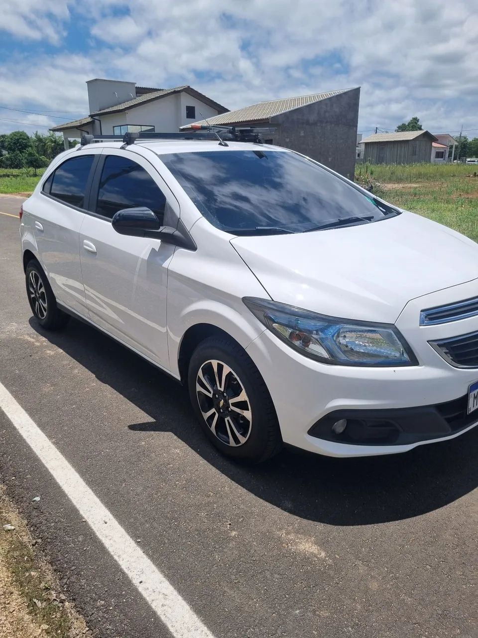 Chevrolet Onix Hatch LT 1.4 8V Flex Power Mec. 4P 2013 - Foto 2