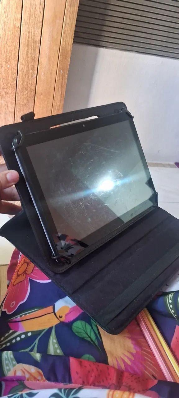 Tablet com capa rotativa