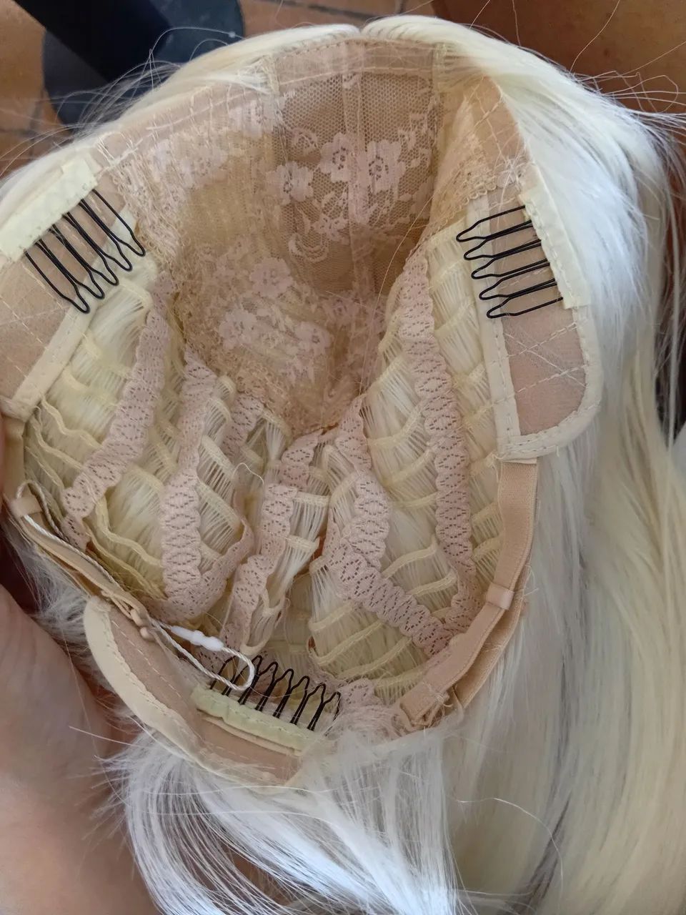 Peruca Wig Loira Platinada Nunca Usada - Foto 2