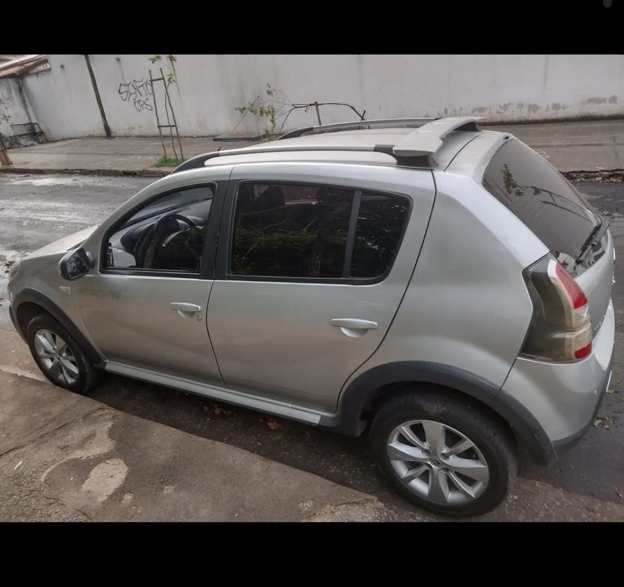 Vende-se carro completo revisado+ multimídia, sensor de ré e etc  - Foto 3