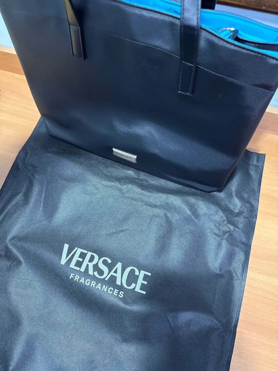 Bolsa Feminina Versace Fragrances nova - Foto 2