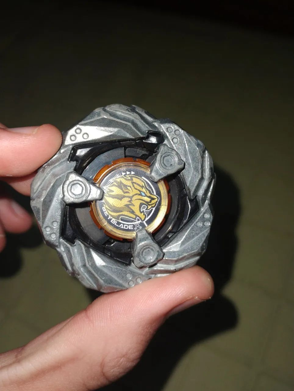 Beyblade x claw Leon com lançador  - Foto 3