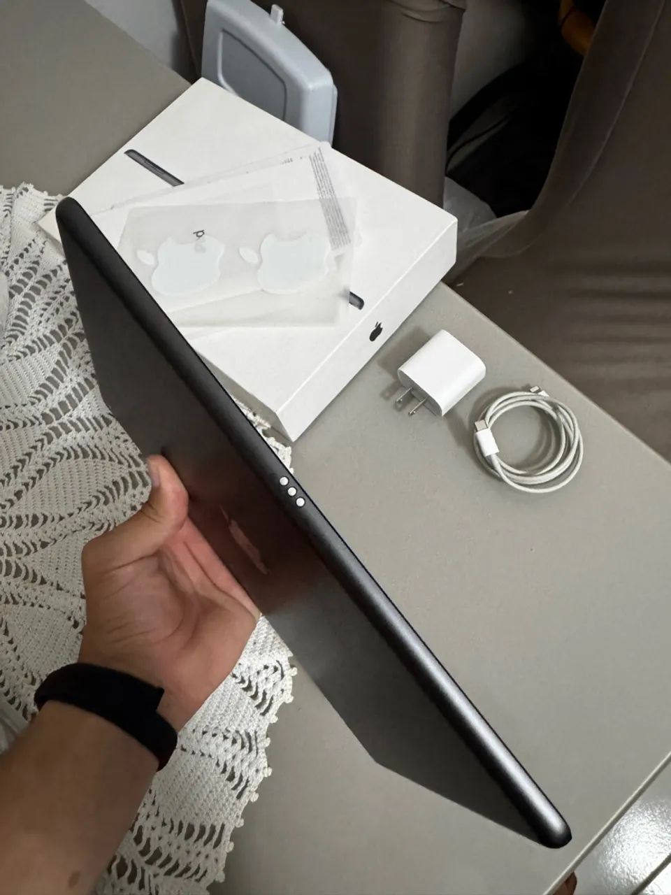 IPad 9ª Geração 64GB Space Gray - Completo + Capa com Teclado iPlace - Foto 4