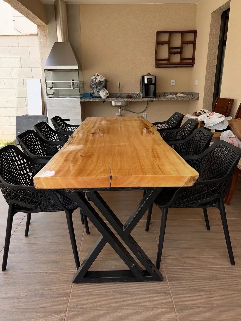 Mesa de Madeira + 10 cadeiras 