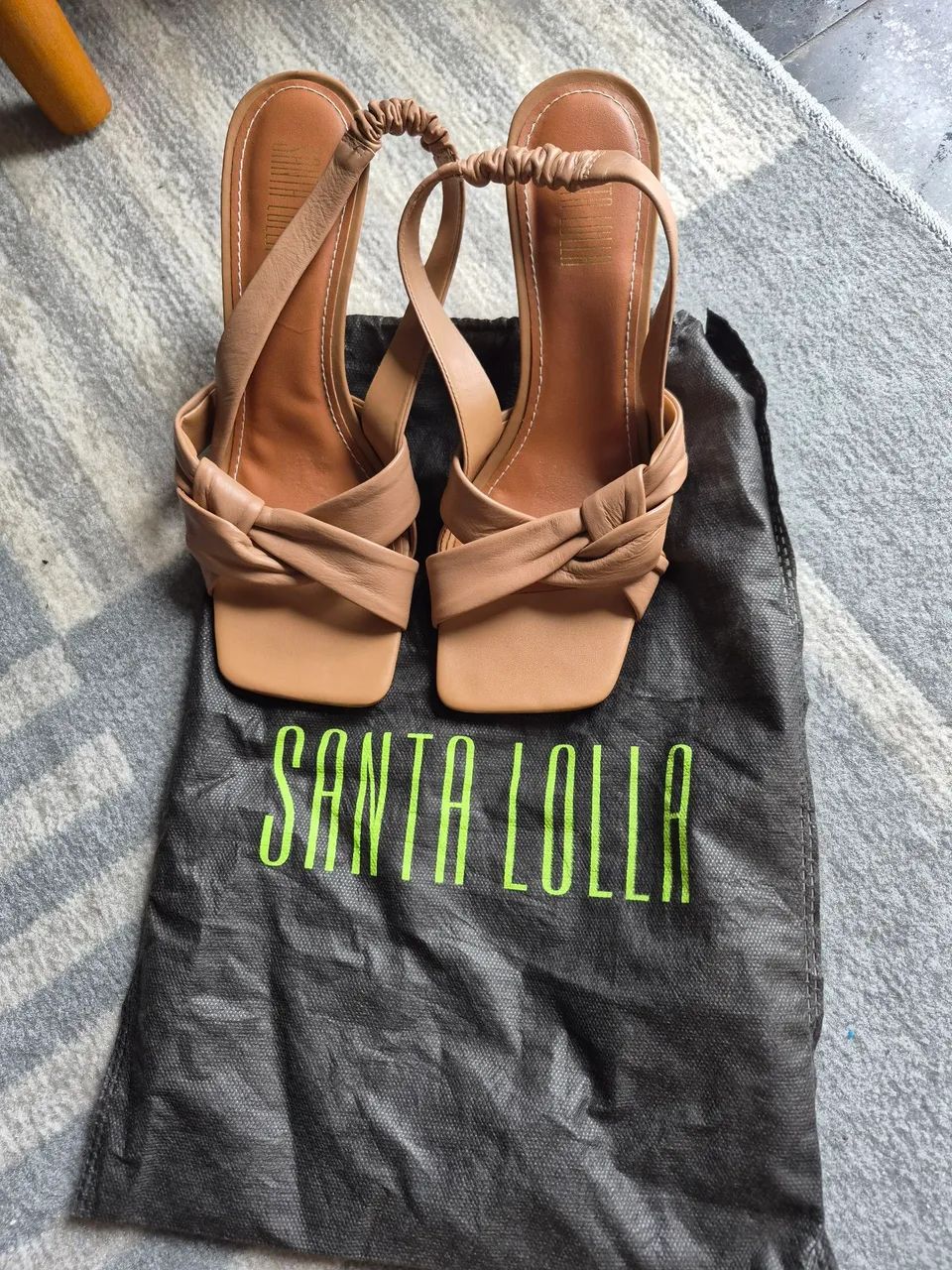  Vendo Sandália  Santa Lolla - Foto 4