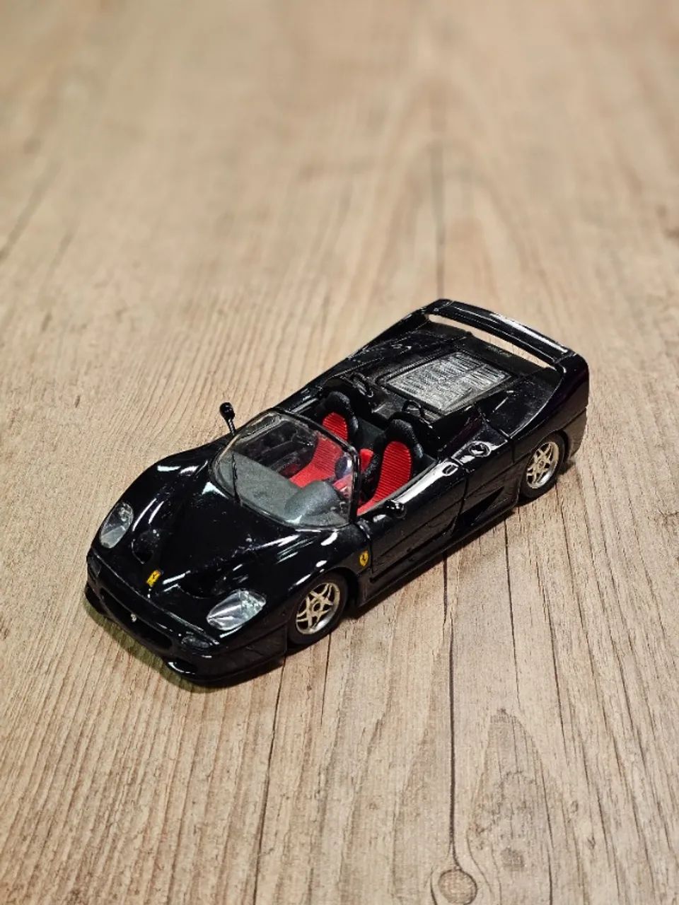 Miniatura Ferrari F50 De Ferro 1:24