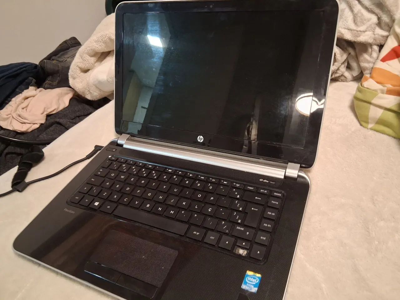 Notebook HP Pavilion | Intel i7 | 8GB RAM | SSD + 1TB HD | Vídeo AMD