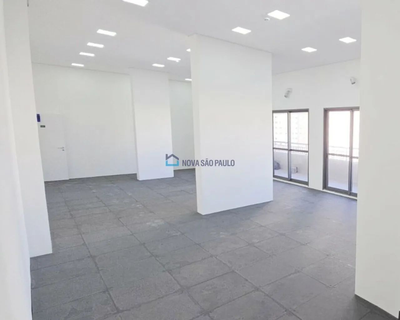 Sala Comercial Nova com Sacada - 103m² Privativos - Pronta para Personalizar - Foto 4