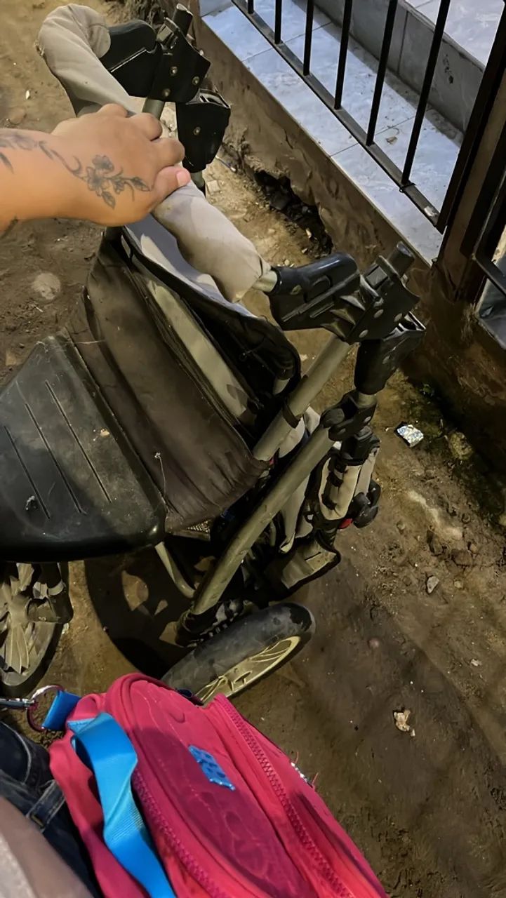 Carrinho de bb doação  - Foto 2