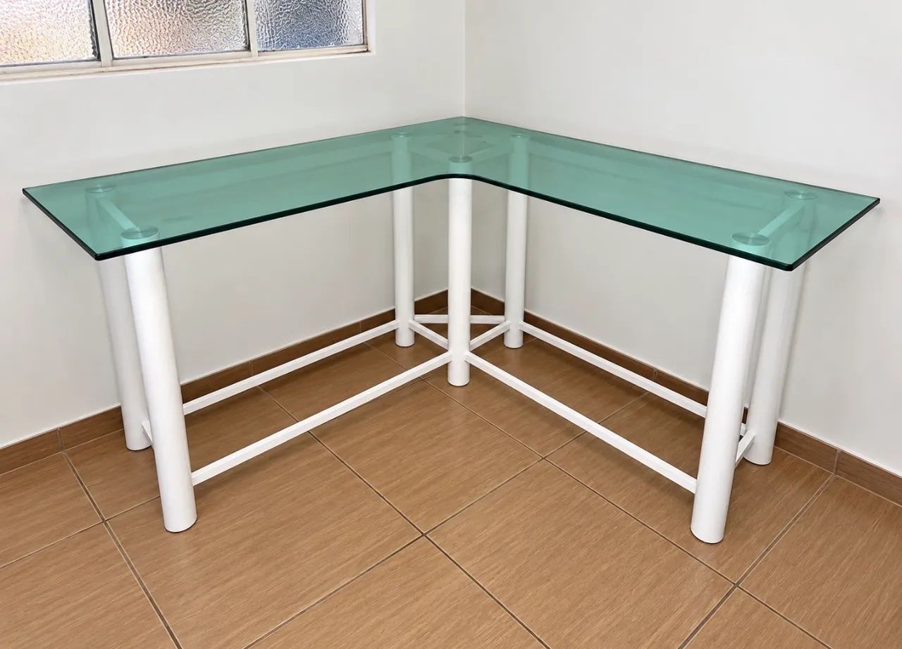 Mesa de Canto em L com Tampo de Vidro - Ótimo Estado