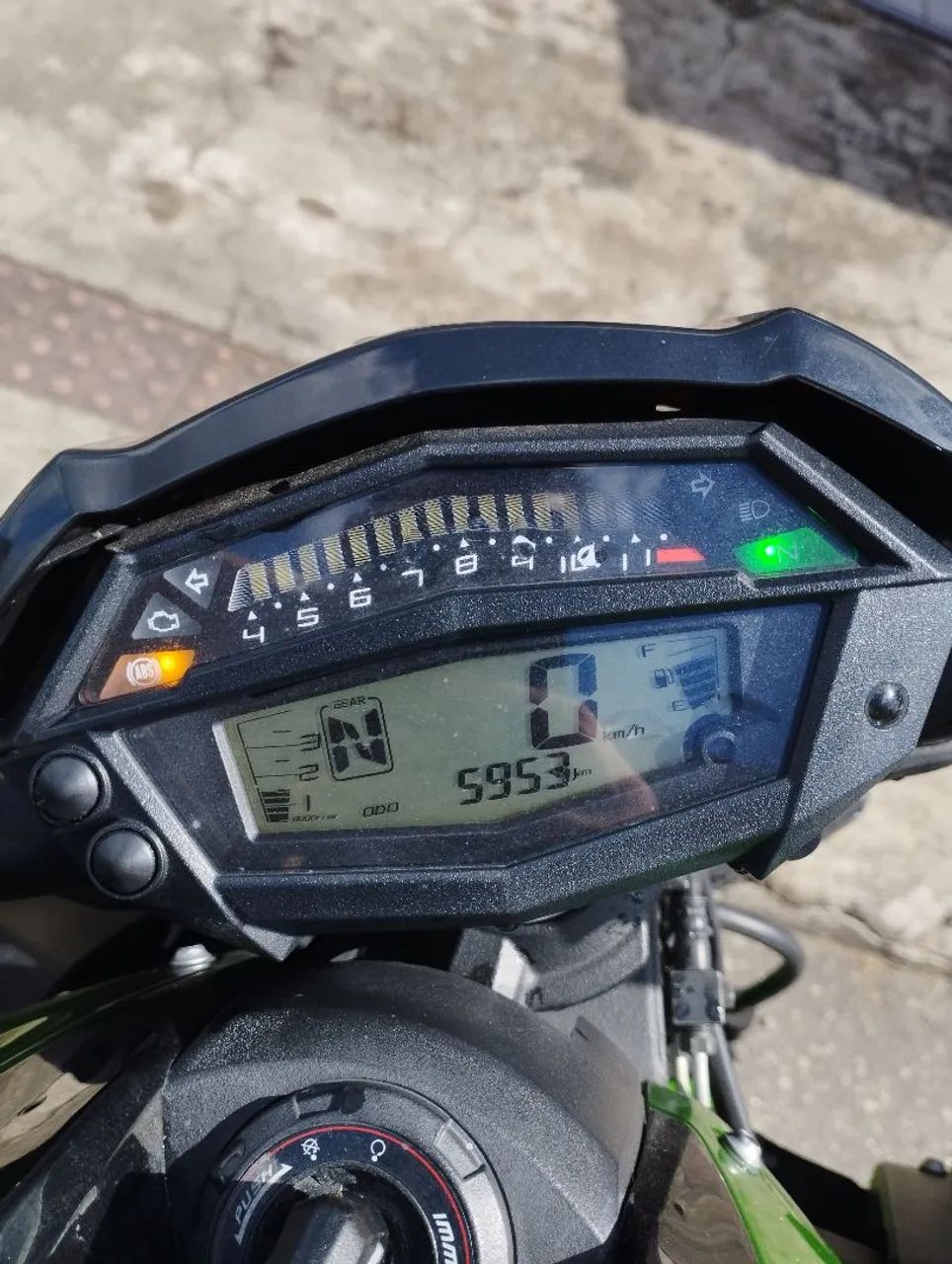 Kawasaki Z1000 - 2022/2023 - Apenas 5.900 km - Foto 3