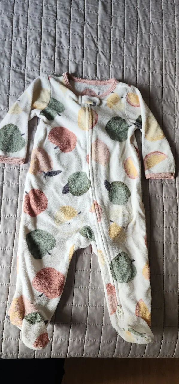 Roupas Carter's 6 meses