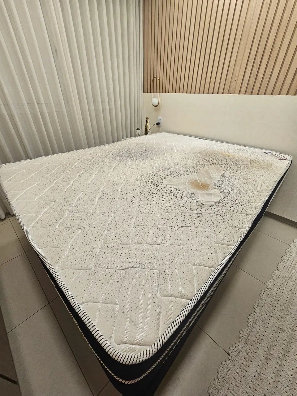 Colchão Queen com massagem Usado