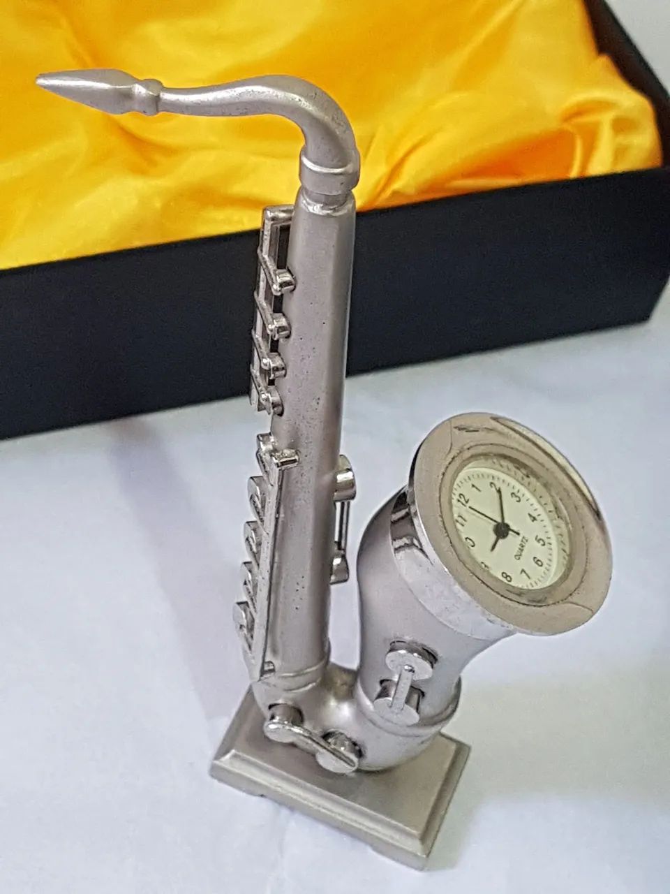 Relogio de mesa saxofone - Foto 5
