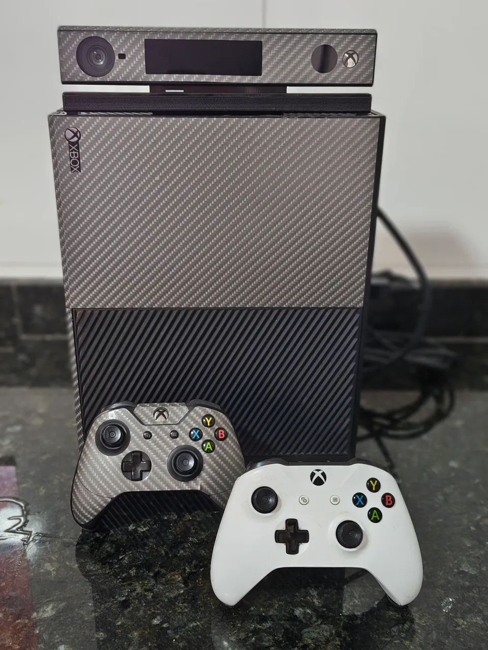 Xbox one + 2 controles + Kinect  - Foto 2