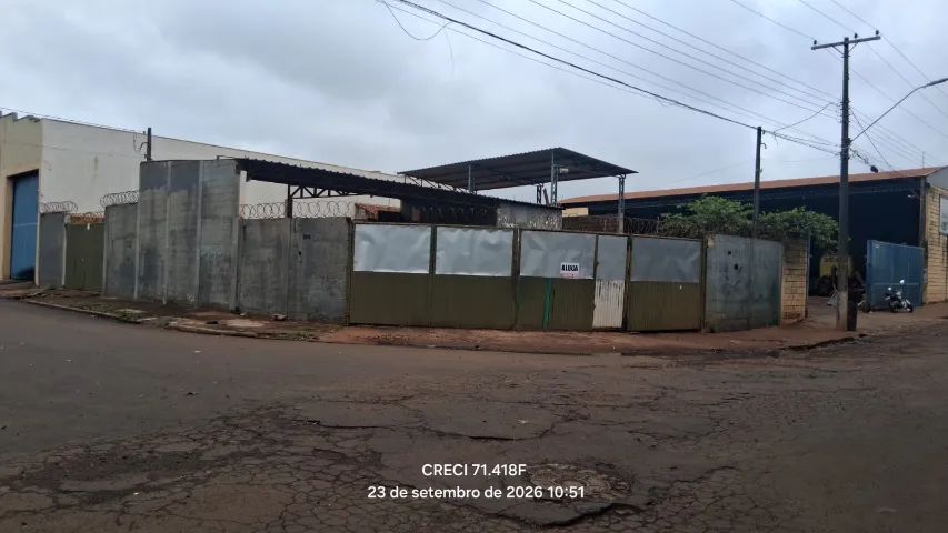 Galpão comercial de 370m² para alugar em Cravinhos/SP