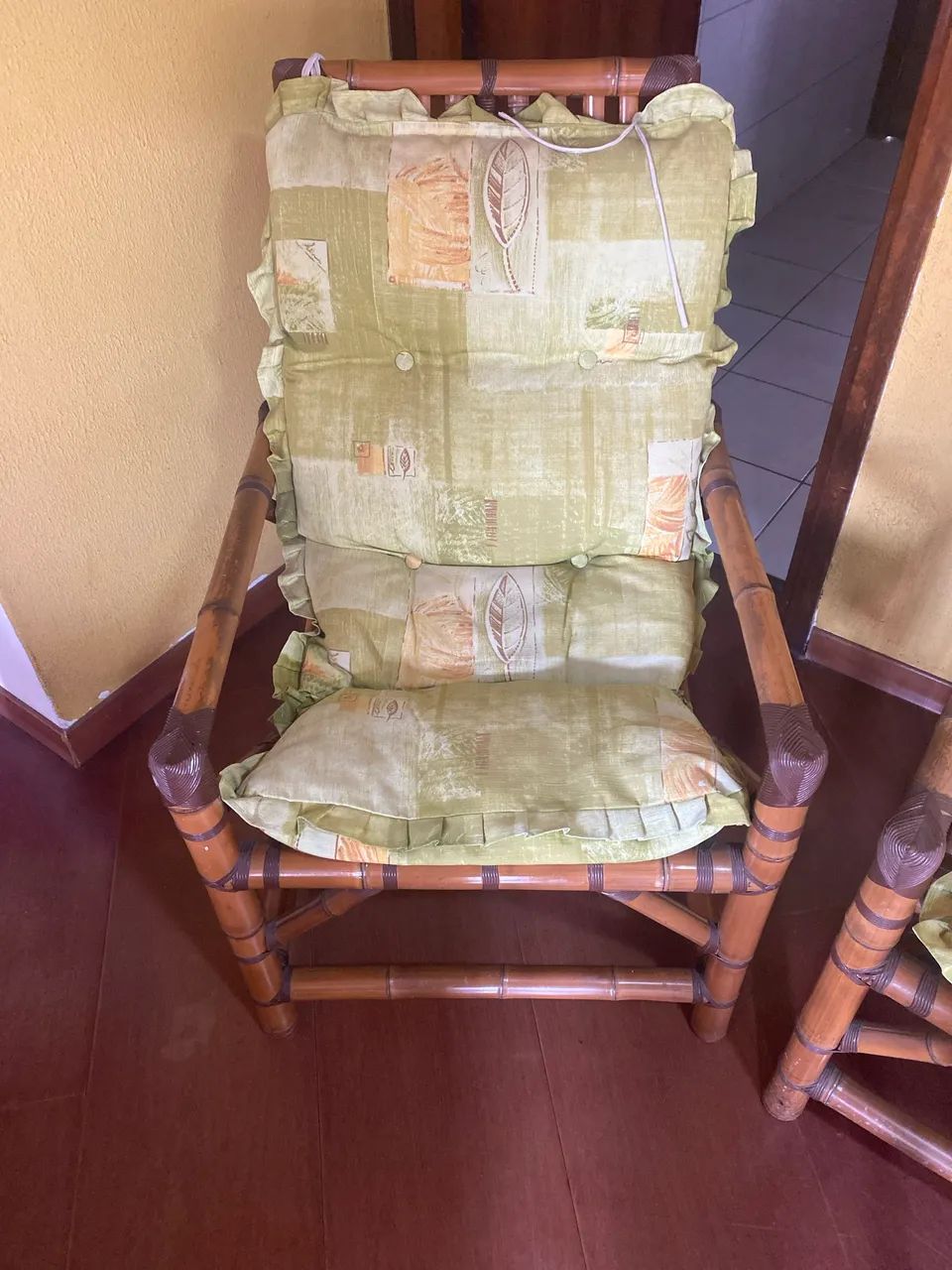 Jogo de sofás rústico 4 lugares com mesa de centro - Foto 2