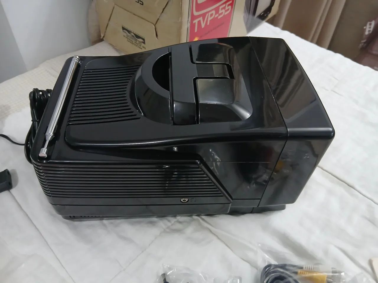Tv antiga portátil CCE sem usar  - Foto 5