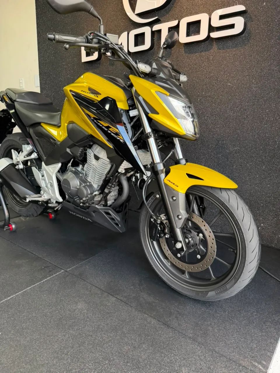 CB TWISTER 250 ABS - Foto 4