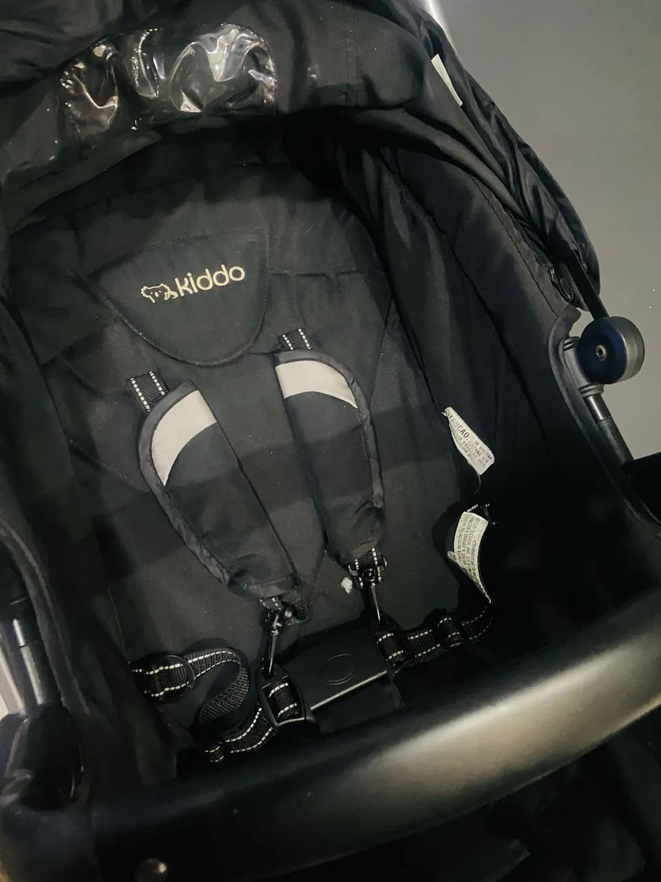 Carrinho de bebê Kiddo + bebê conforto