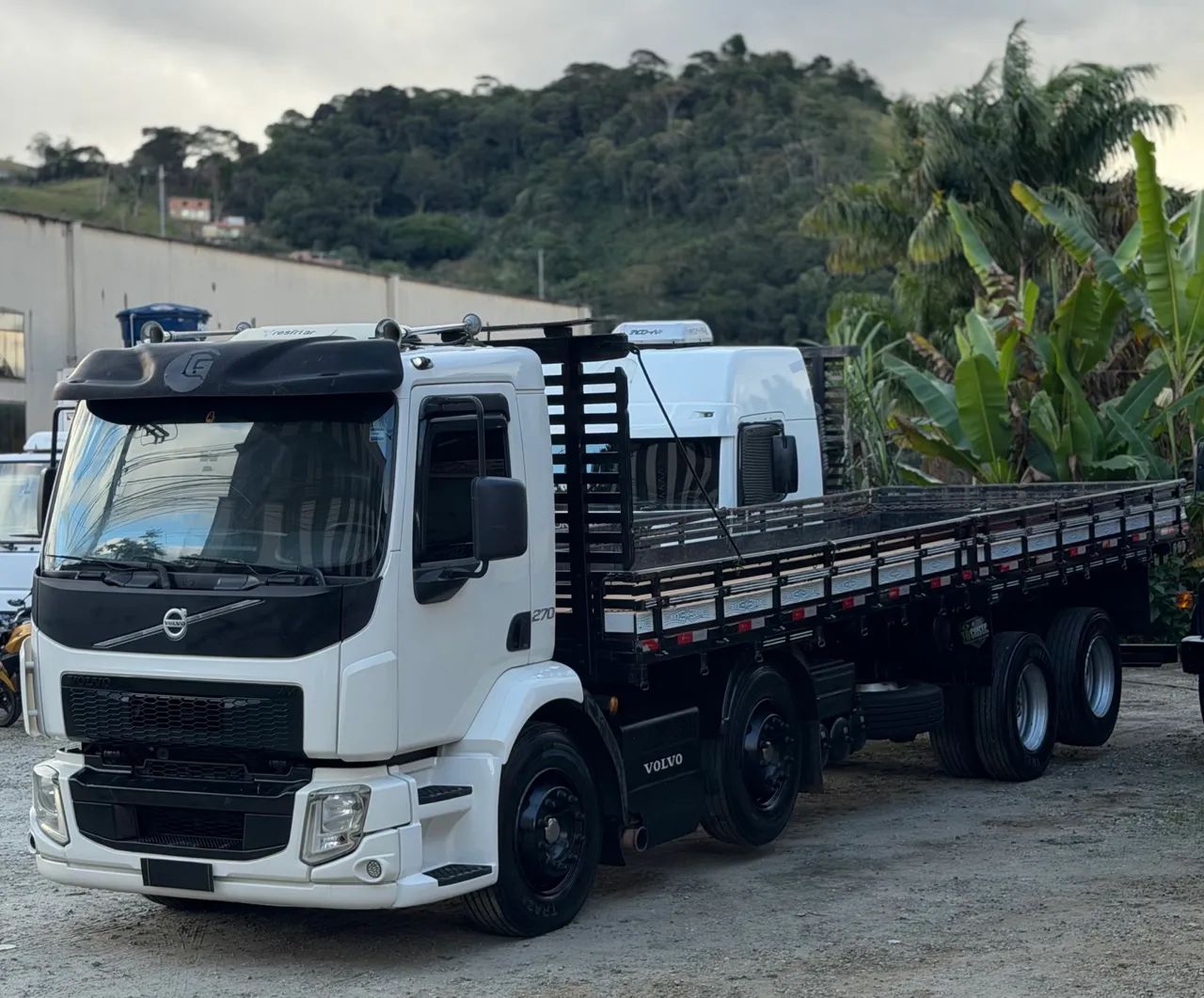 Volvo Vm 270 8x2 2014  - Foto 3