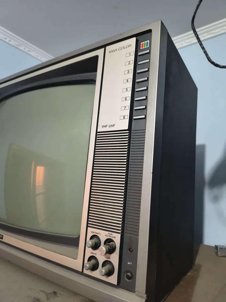 Televisão antiga de tubo funcionando  - Foto 2