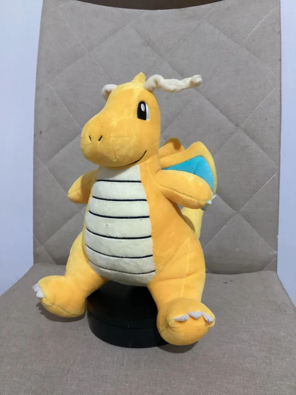 Pelúcia Dragonite Pokémon  - Foto 3