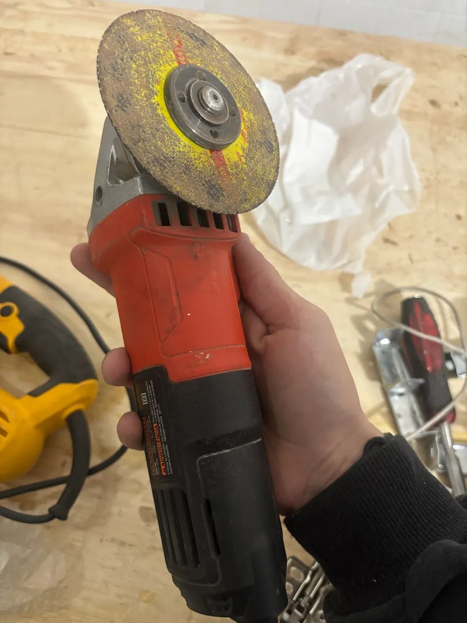 Esmerilhada Black e Decker 