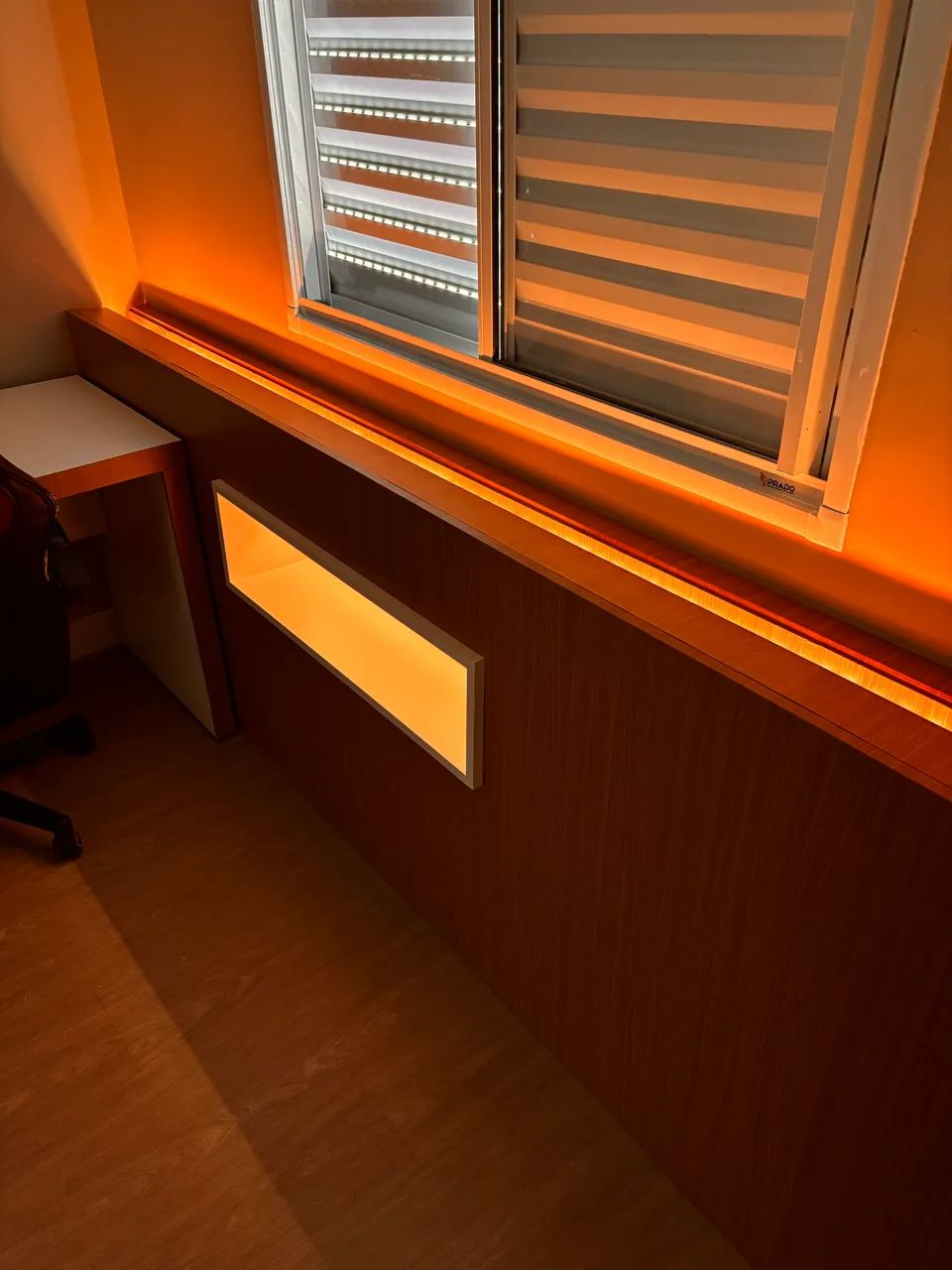 Mesa de escritório com painel Led - Foto 2