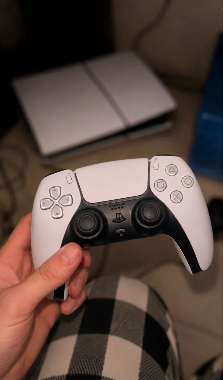 Ps5 Digital Slim + 2 Controles - Foto 3