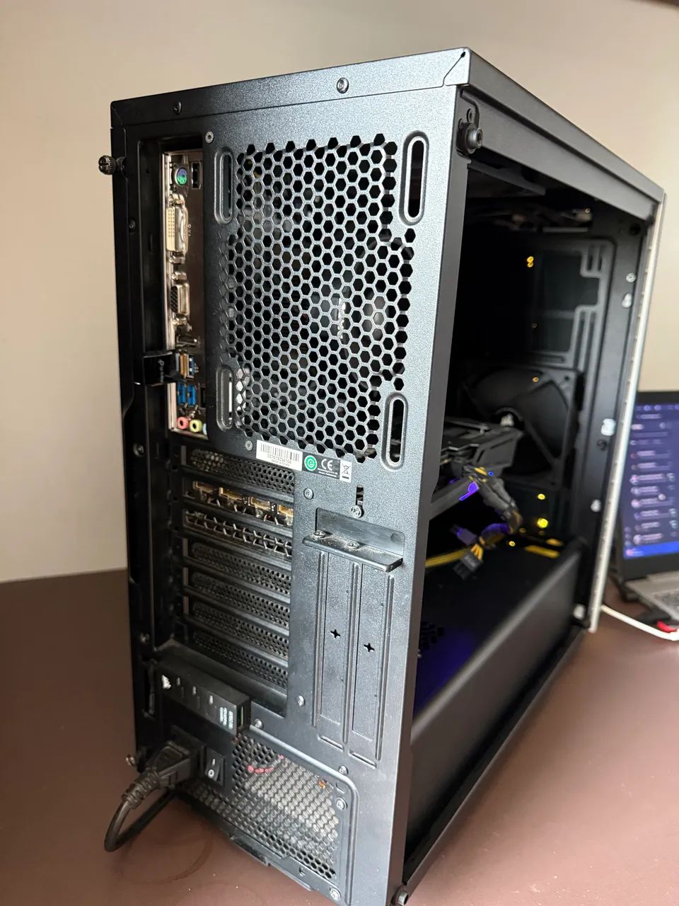 Pc Gamer Ryzen 7 2700 RTX 3060ti 32GB RAM - Foto 4