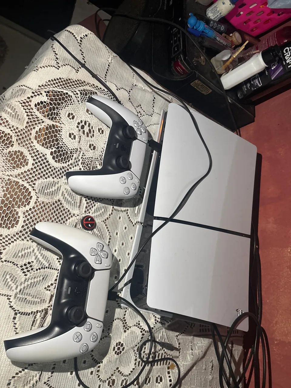 PlayStation 5 Digital + 2 Controles  - Foto 2