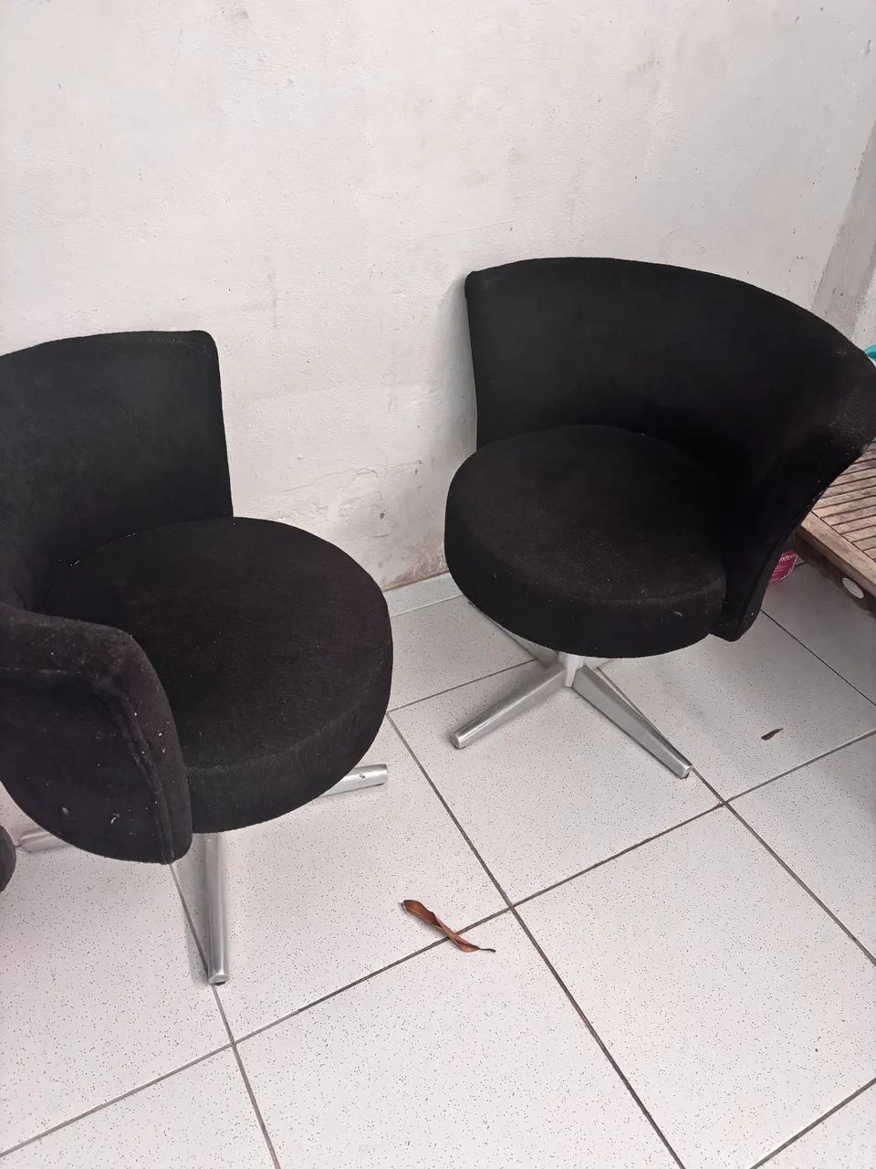 Poltrona giratória (preta)