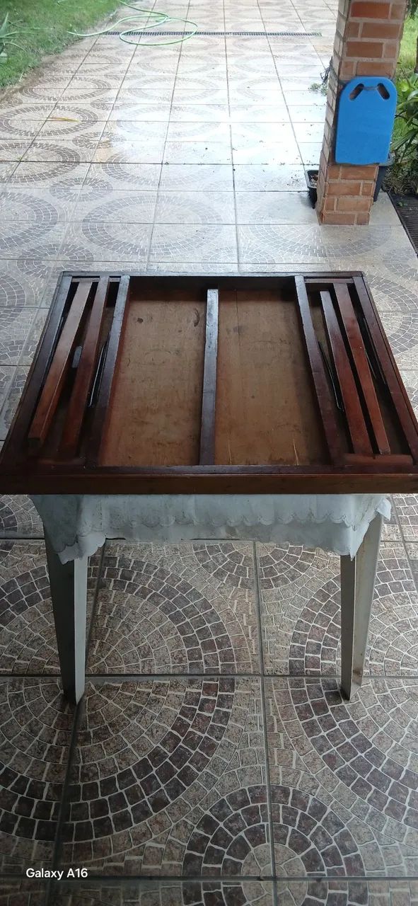 Mesa para carteado antiga - Foto 4