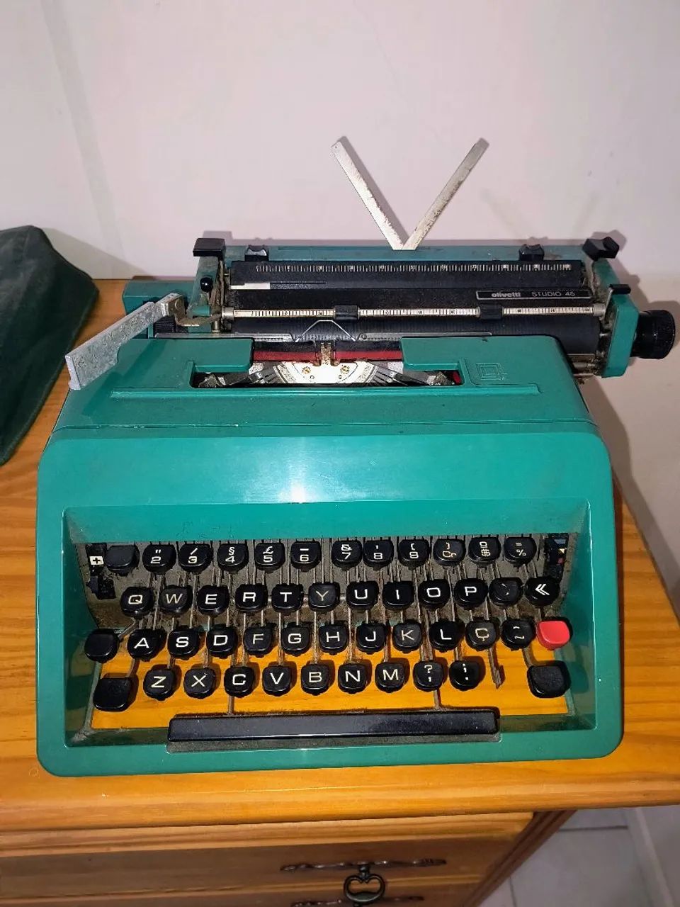 Máquina de escrever Olivetti Studio 45 - Foto 2