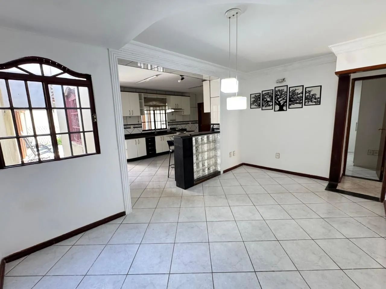  Casa com Piscina Aquecida | 4 Quartos | Centro de Taguatinga | Habite-se - Foto 2