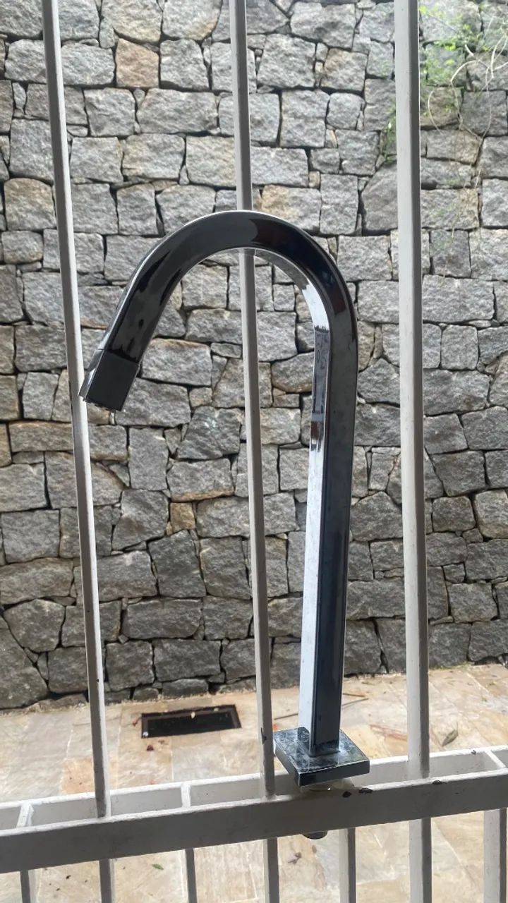 TORNEIRA de PIA de BANHEIRO, BICA ALTA, CROMADA - Foto 2
