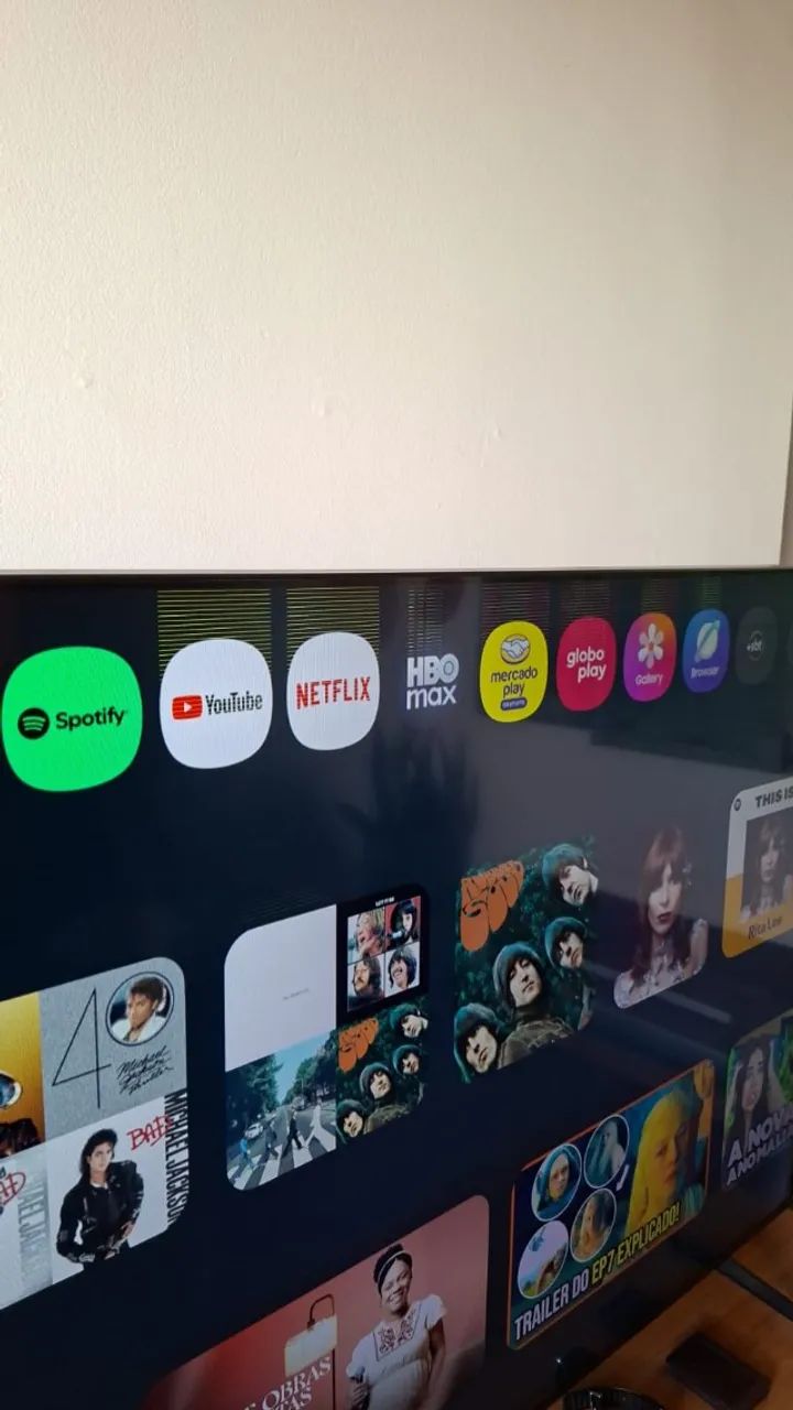 TV Samsung 70" Crystal 4k UHD - Com defeito na tela - Foto 2