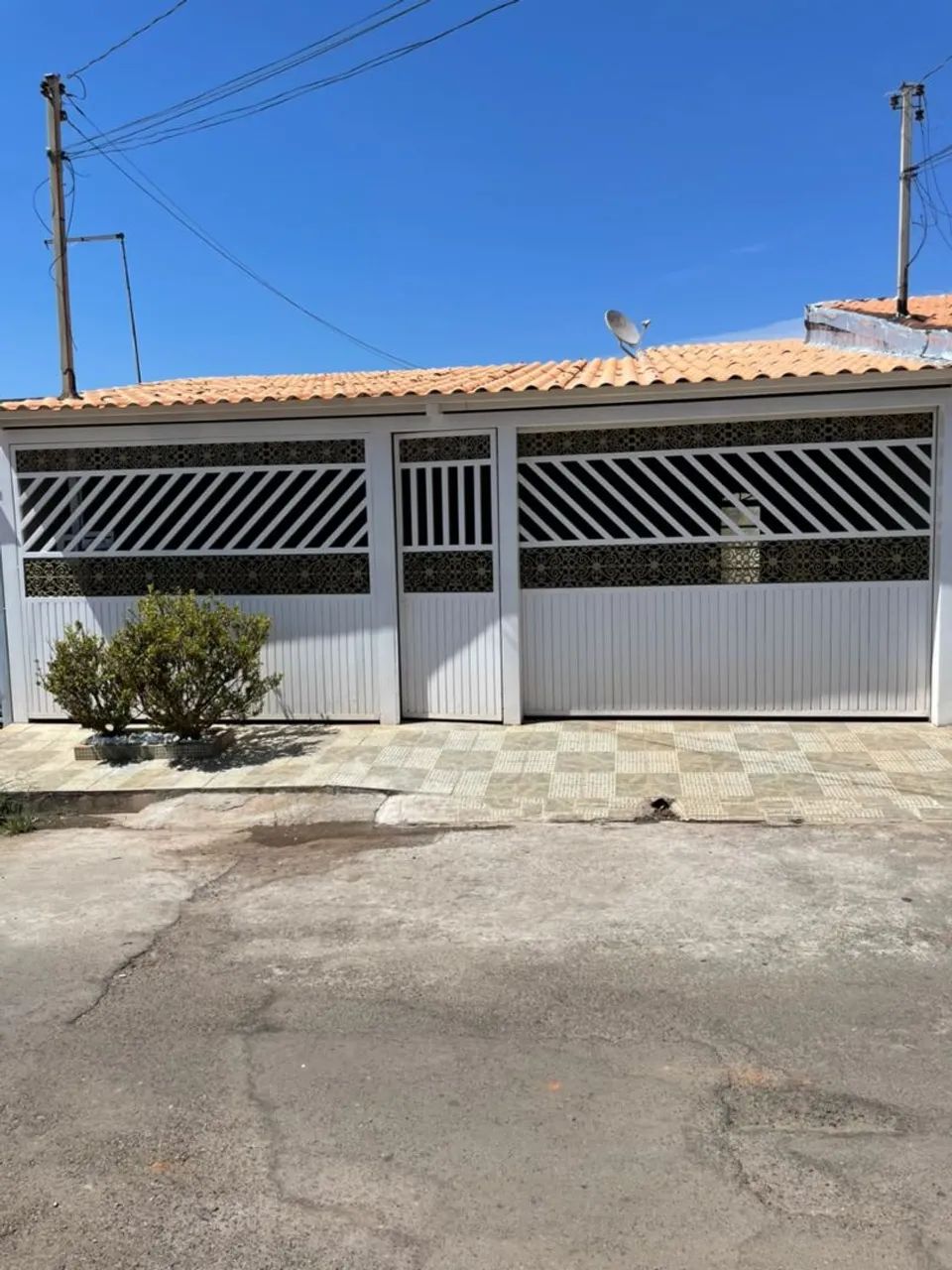 Alugo ótima casa 03 Qts samambaia sul 