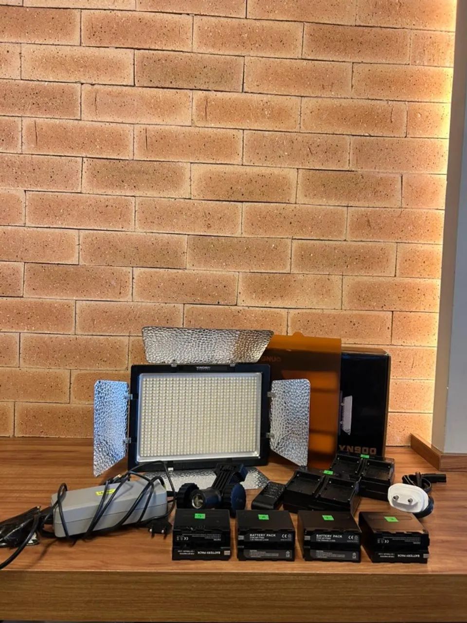 Combo - Led Youngnuo YN 160 III e Led Youngnuo YN900 + acessórios