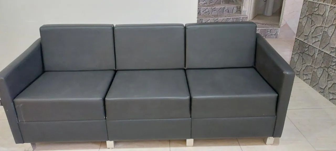 Sofá em couro 