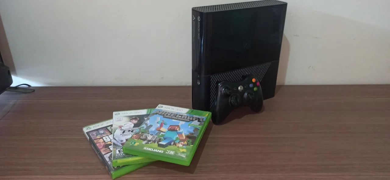 Xbox 360 com 3 jogos