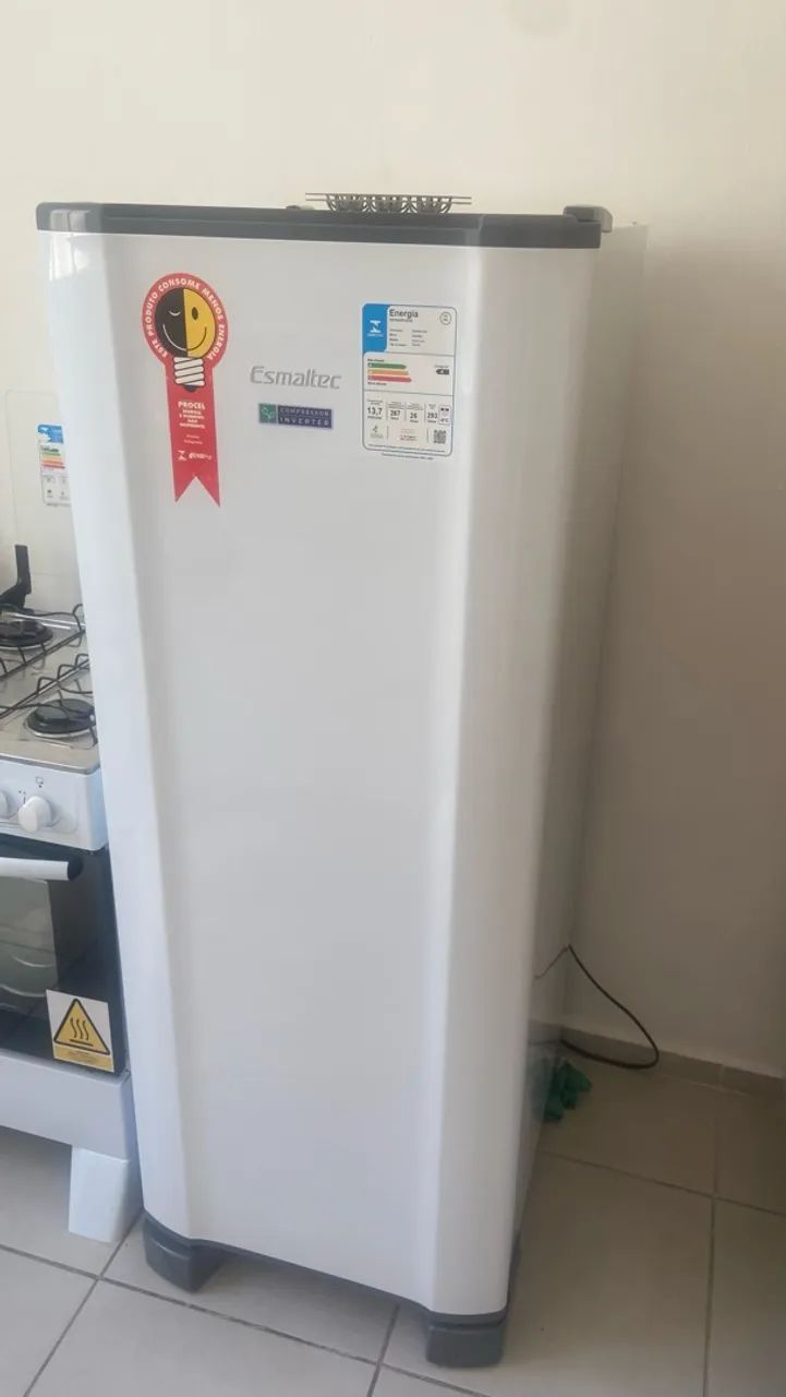 Geladeira Esmaltec