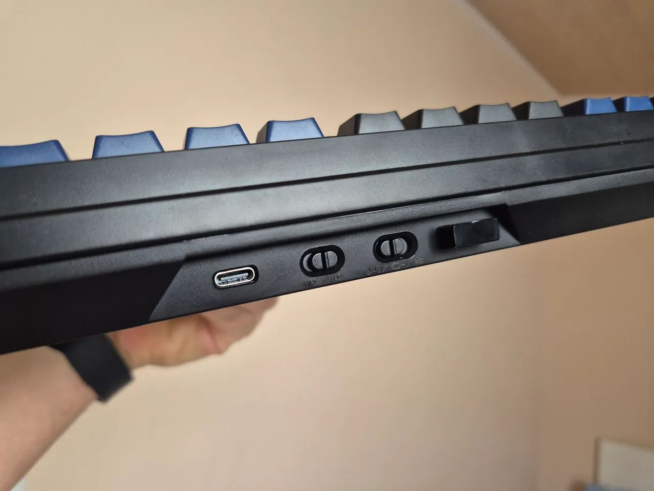 Teclado Bluetooth Hivento, 2.4GHz/usb/BT5.0 - Foto 2