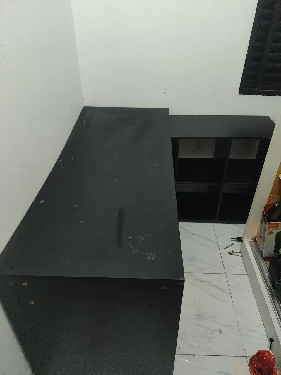 Mesa em L com nichos para trabalho/artesanato 