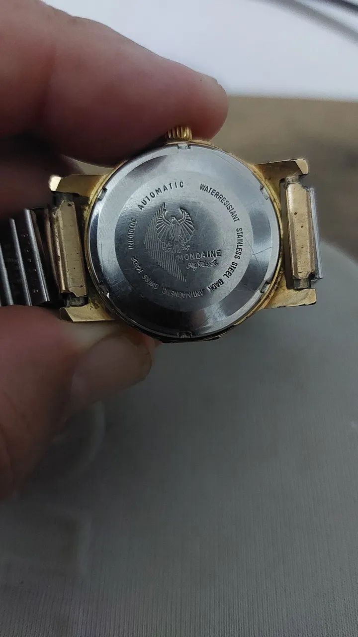Mondaine automático dourado  - Foto 2