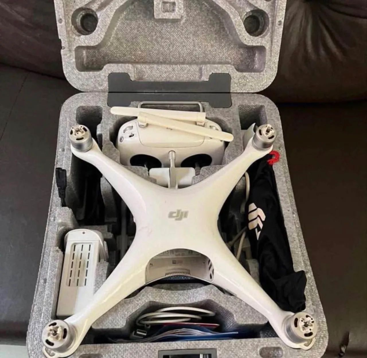 Drone DJI Phantom 4 Adv - Foto 4