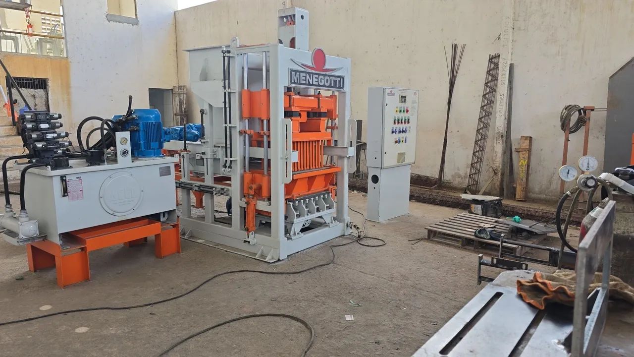 Máquina de fabricação de pisos intertravados MB4 automática reformada - Foto 4