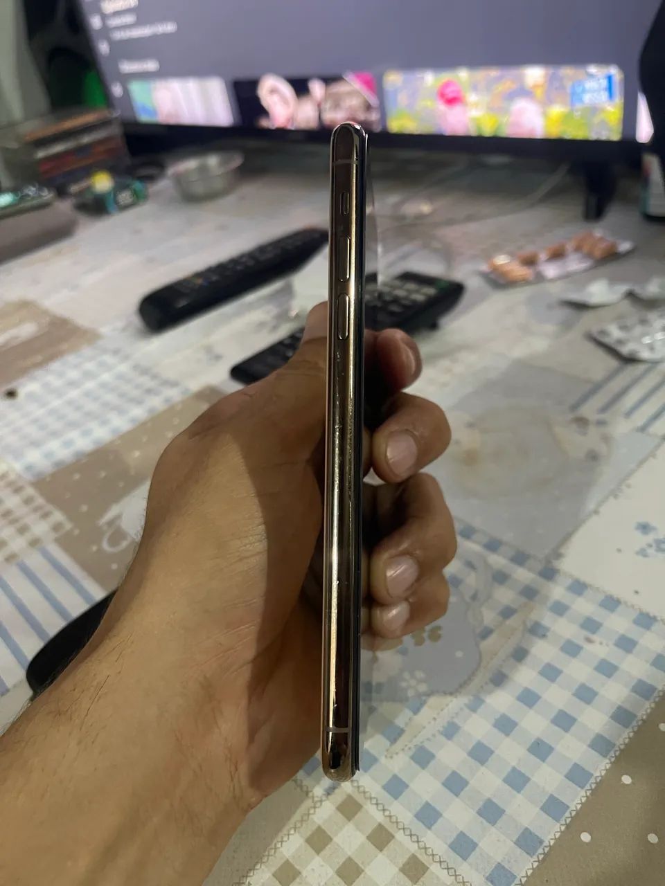iPhone 11 Pro Max 64Gb dourado - Foto 3